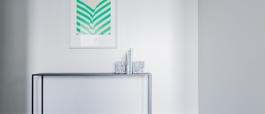 Como colocar quadro na parede sem furar: Soluções criativas para exibir suas obras de arte!