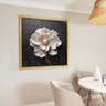 1 quadro floral branco em pasto fundo preto