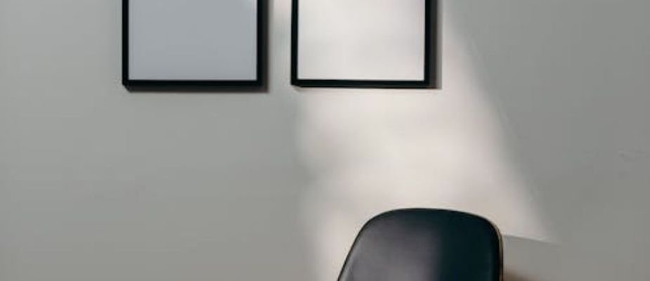 Como escolher a moldura ideal para um quadro? Dicas práticas e inspirações para valorizar suas obras e transformar seu ambiente